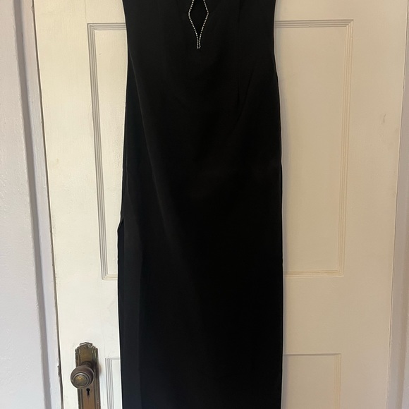 Bardot crystal neckline evening dress - Picture 2 of 5
